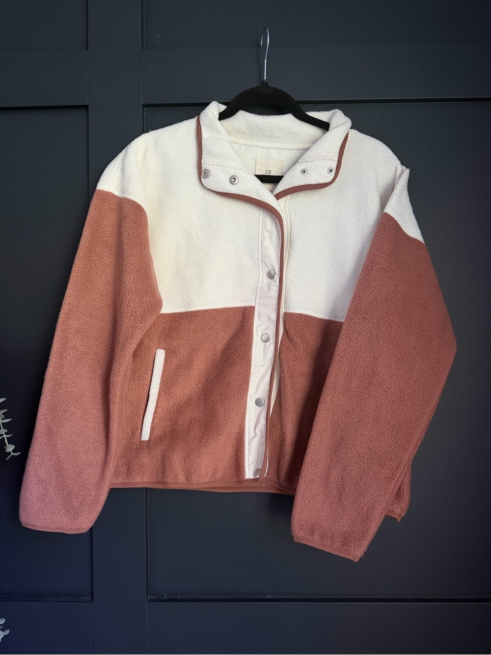 Size Large Thread & Supply Colorblock Teddy Jacket - White & Dusty Rose
